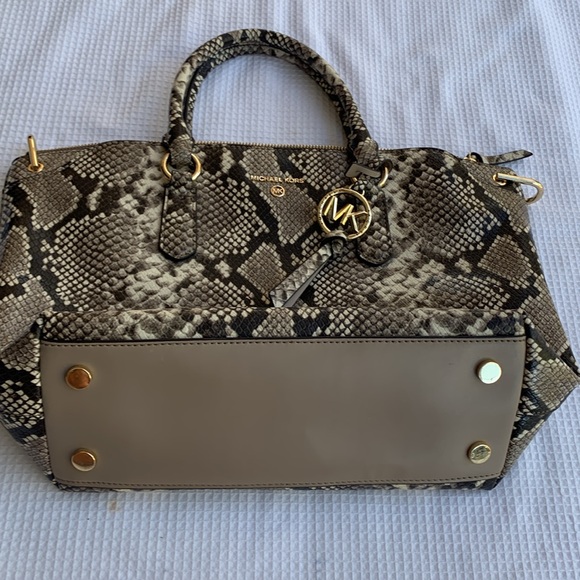 Michael Kors snake skin satchel no long strap - Picture 2 of 14
